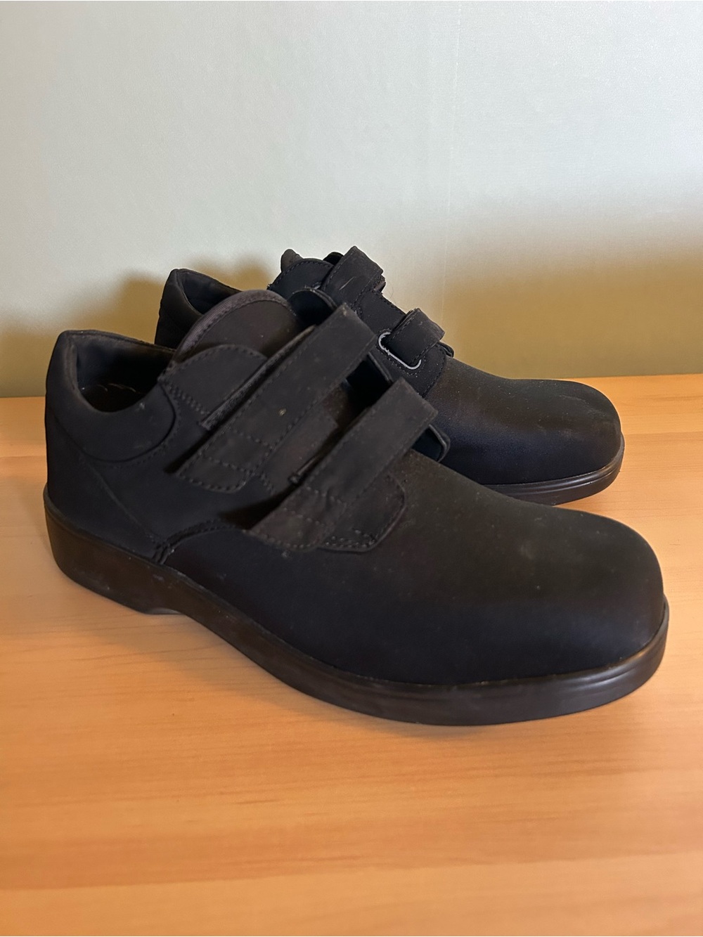 APEX Men’s  Shoes Size 12
